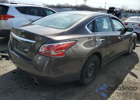 2015 Nissan Altima 2.5 z USA, uszkodzony, nr VIN 1N4AL3AP5FC286966